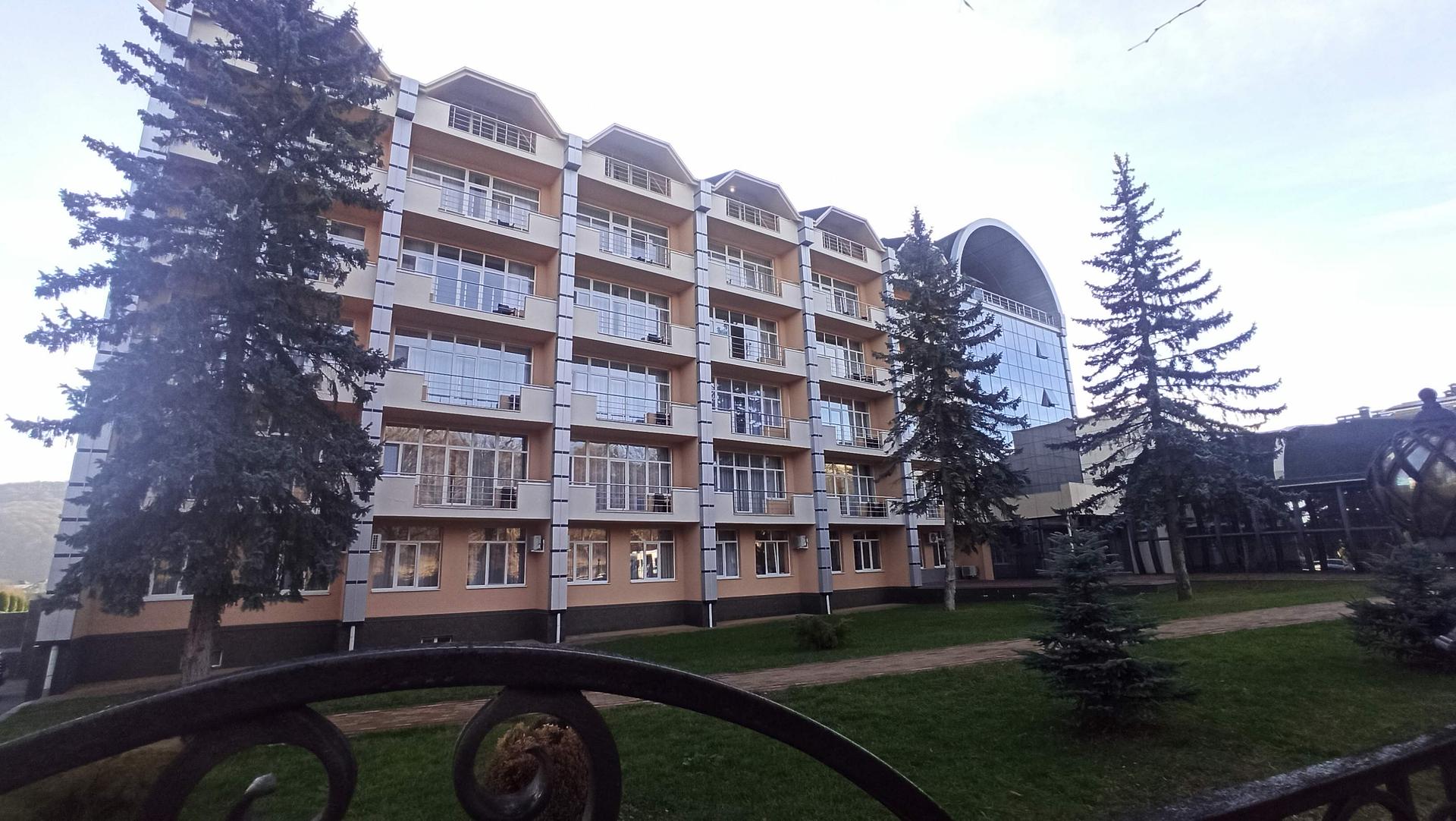 Отель Азимут