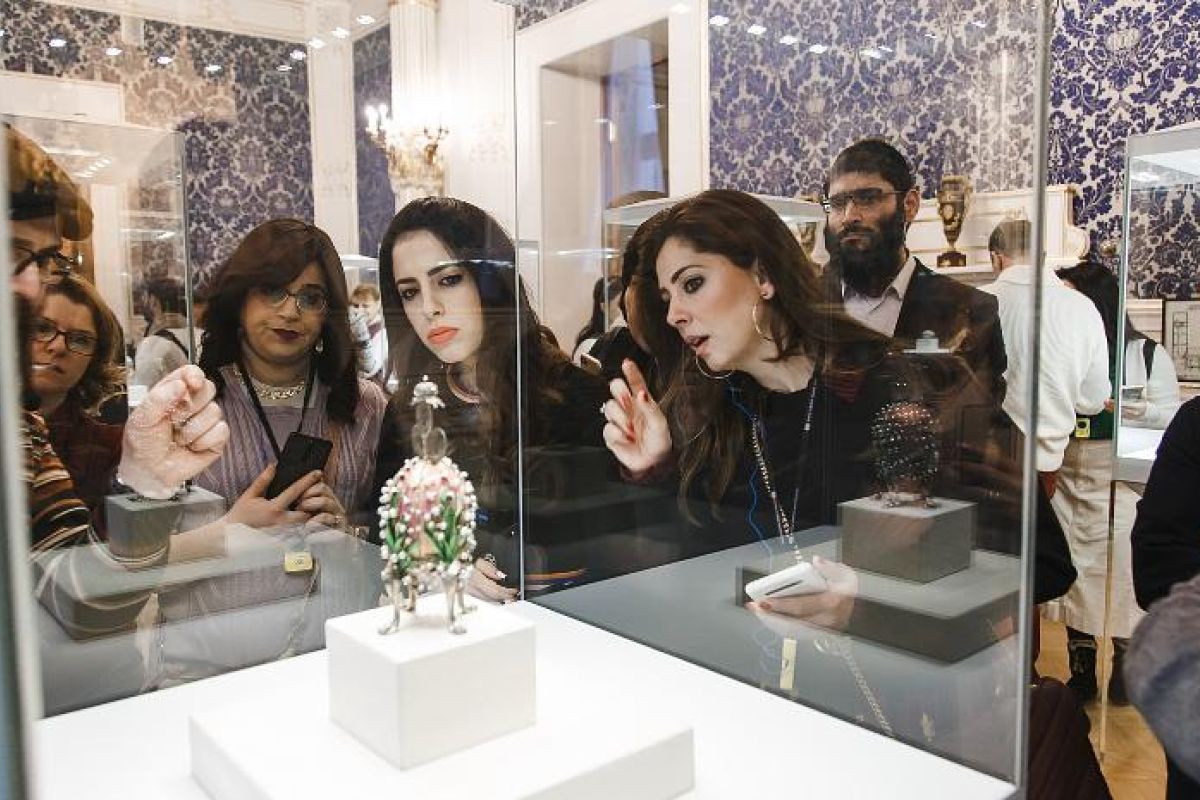 Обзорная экскурсия по Санкт-Петербургу.  Музей Фаберже в Шуваловском дворце.