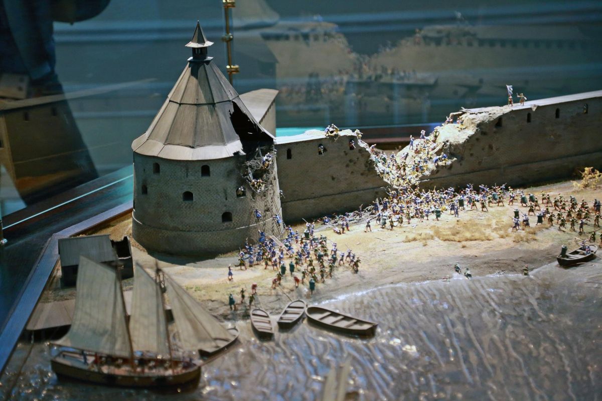 Экскурсия в Ораниенбаум. Большой Меншиковский дворец. Петергоф. Нижний Парк