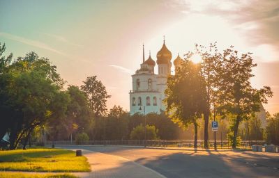 "Любуемся Псковом. Господи, какой большой город! Точно Париж!…»