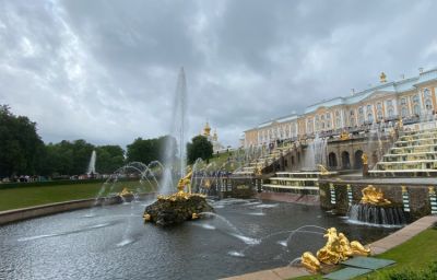 Экскурсия загородная в Петергоф. Нижний парк. Фонтаны.