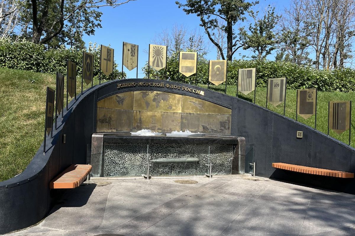 Тур «Многоликий Петербург», 4 дня (май-октябрь)