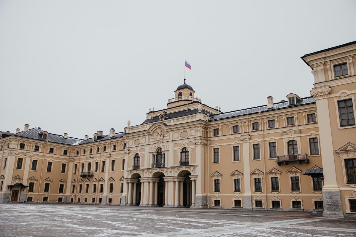 Автобусная экскурсия в Стрельну и Петергоф с Константиновским дворцом и Большим дворцом