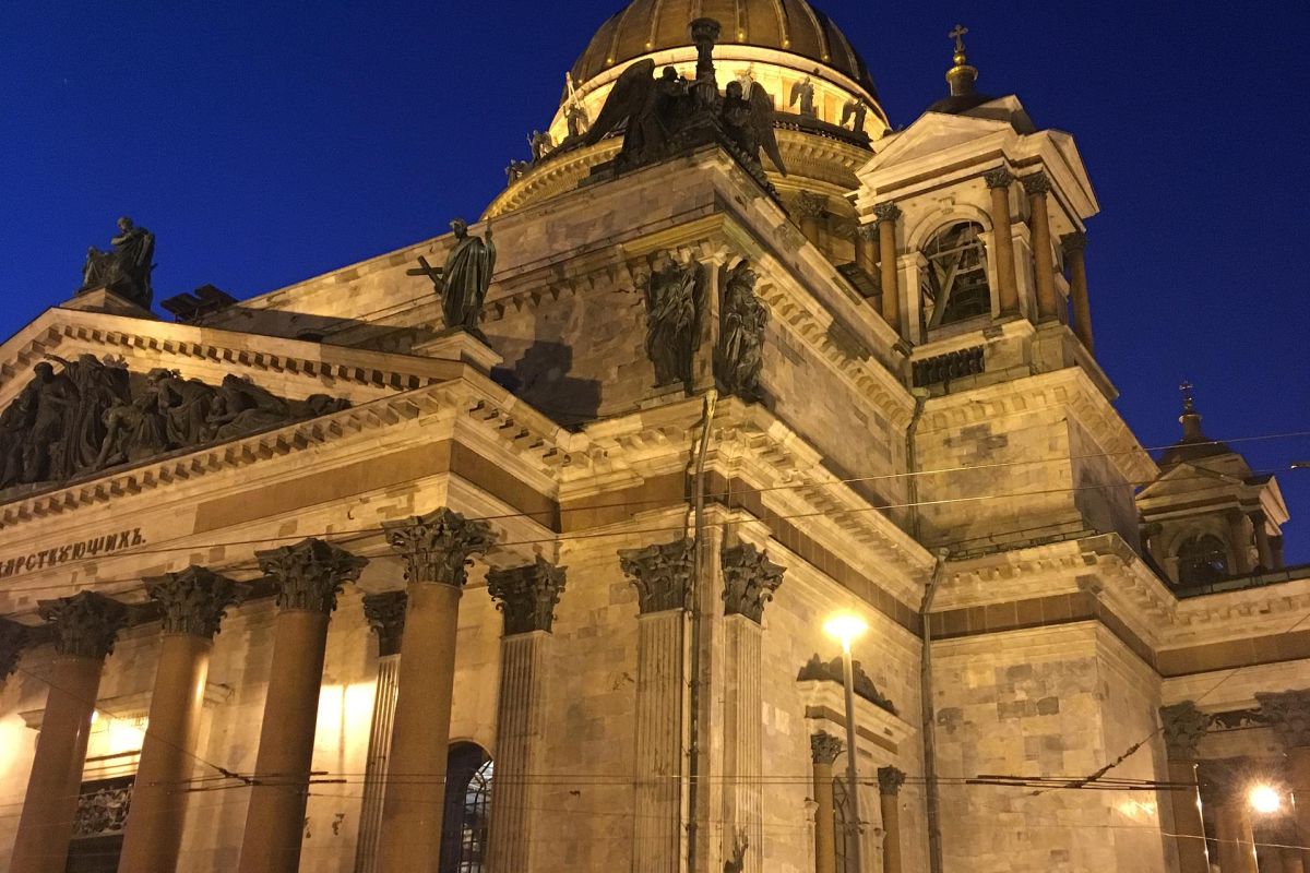 Тур «Многоликий Петербург», 4 дня (май-октябрь)