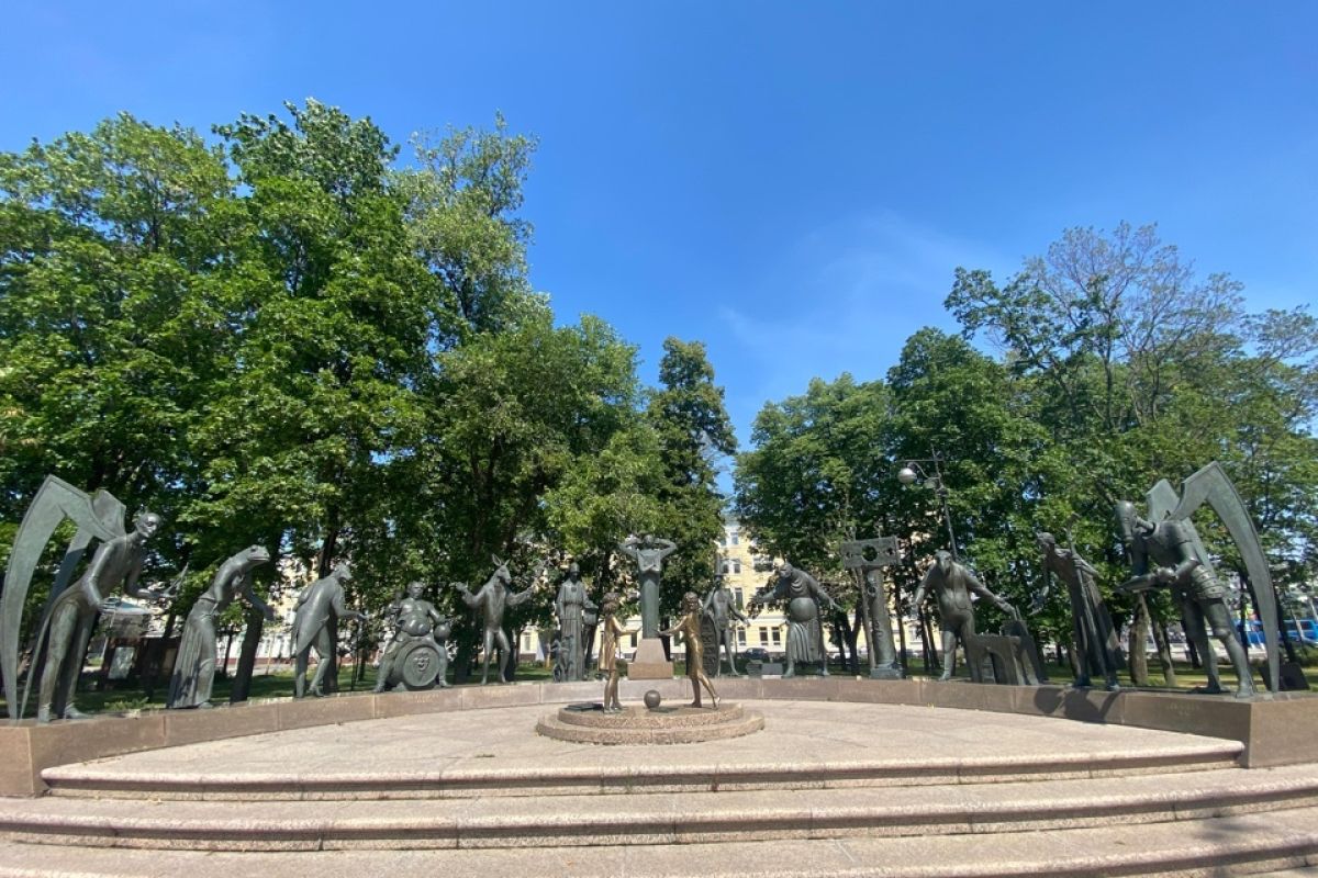 Москва знакомая и незнакомая ПЛЮС