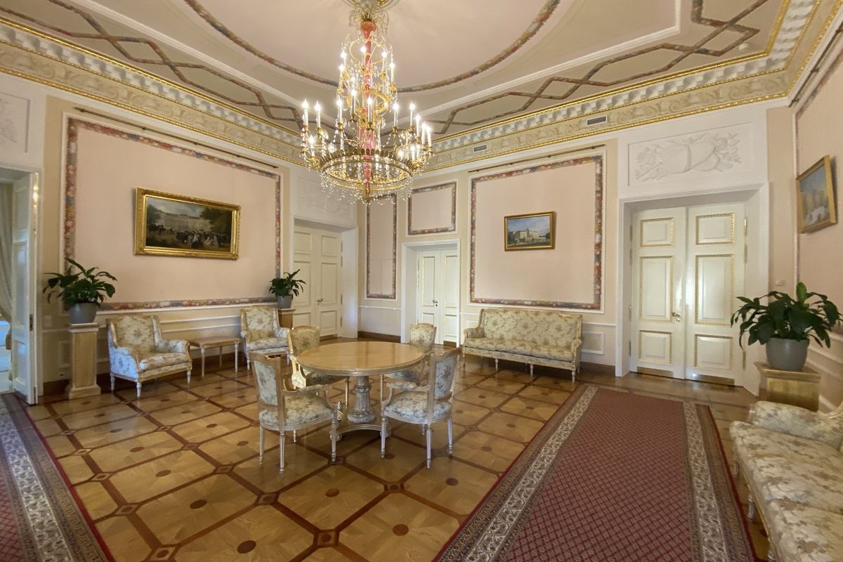 Автобусная экскурсия в Стрельну и Петергоф с Константиновским дворцом и Большим дворцом