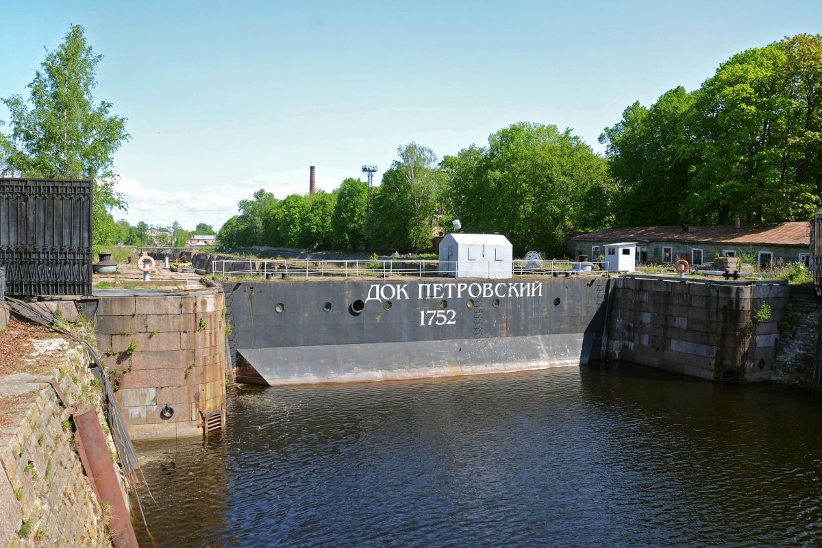 Тур «Многоликий Петербург», 4 дня (май-октябрь)