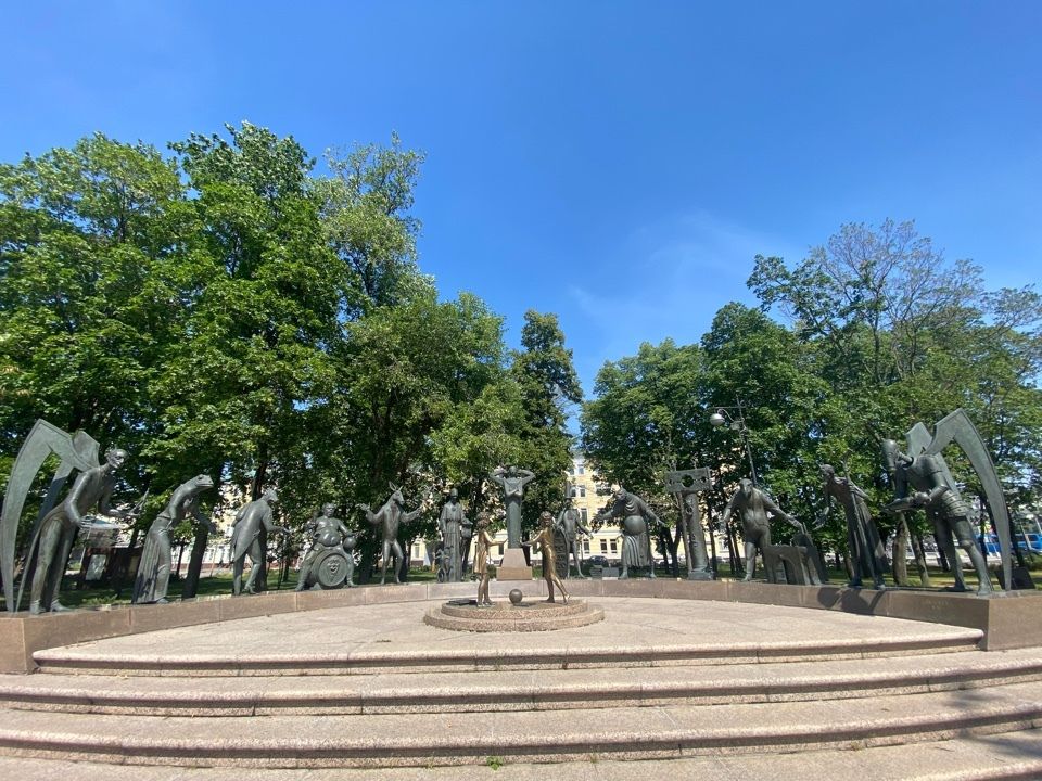 Москва знакомая и незнакомая плюс