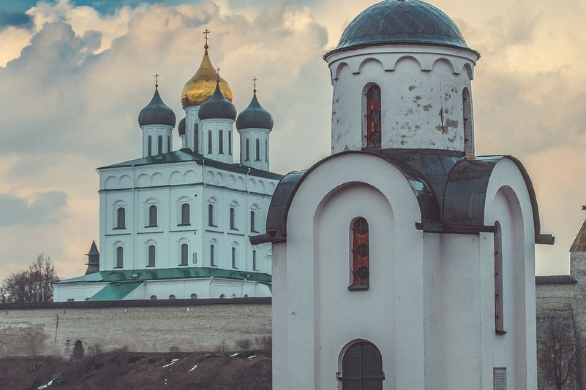 "Любуемся Псковом. Господи, какой большой город! Точно Париж!…»